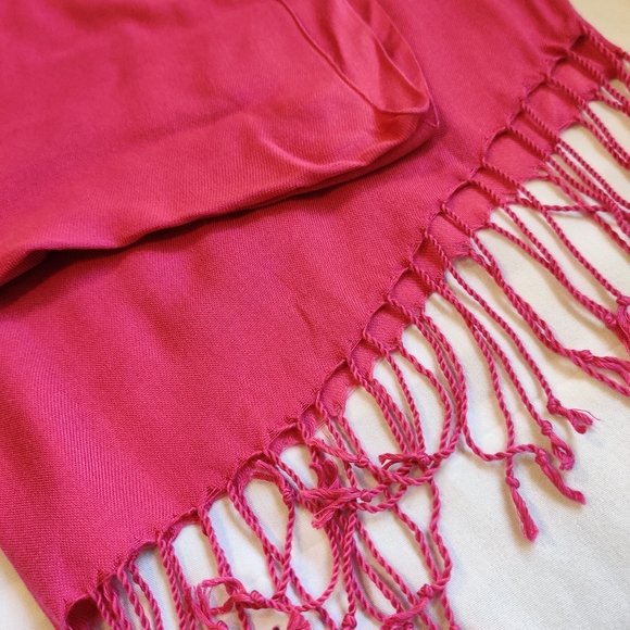 100% Rayon Hot Pink Scarf - Picture 2 of 5